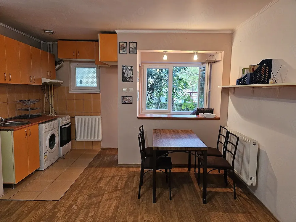 Vând apartament Moldovita, Sector 4, București