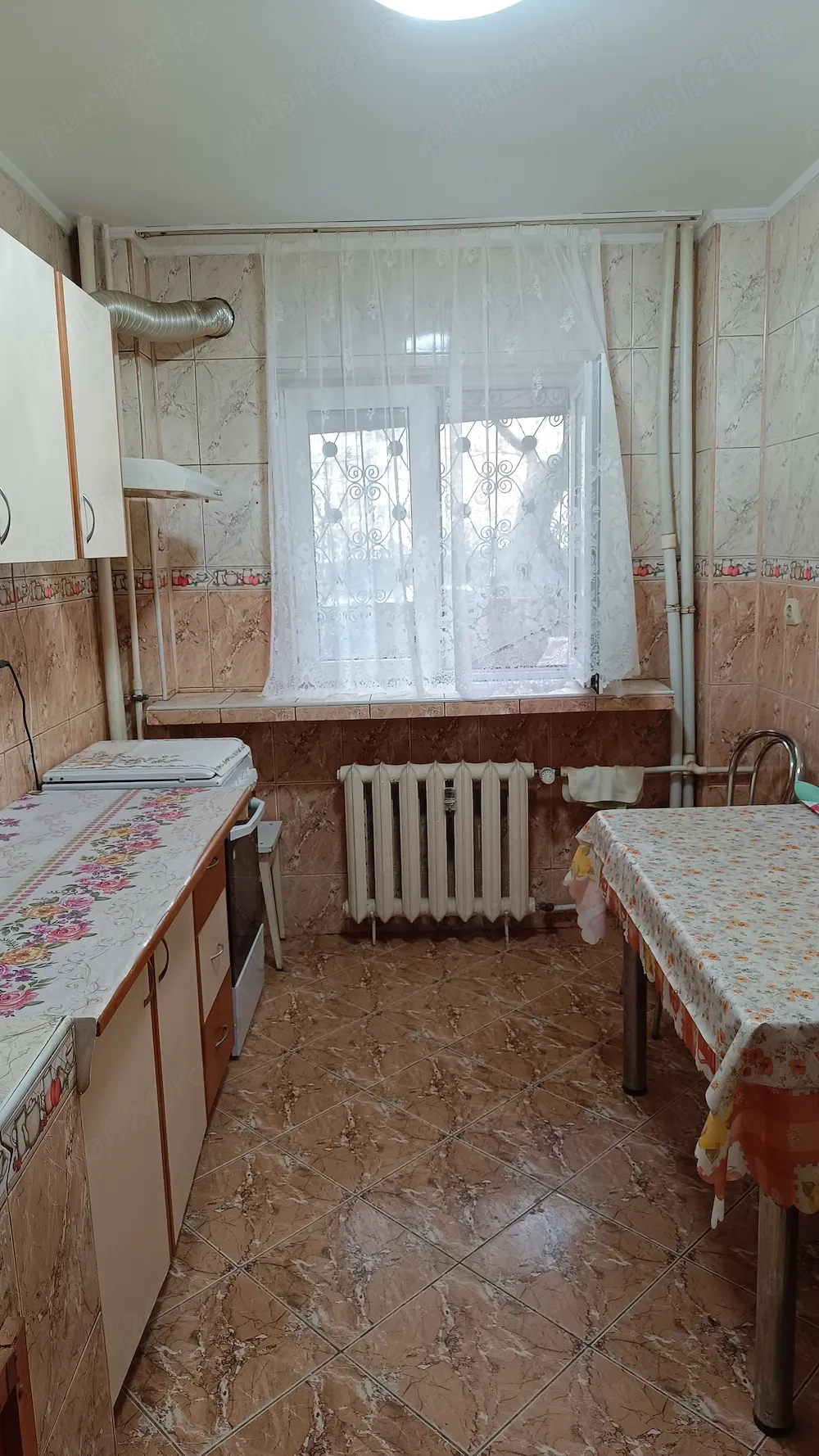 Inchiriez apartament 2 camere cf.1 parter Gorjului