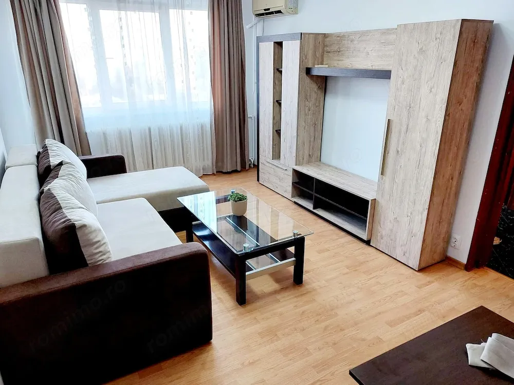 Inchiriez apartament 2 camere decomandat