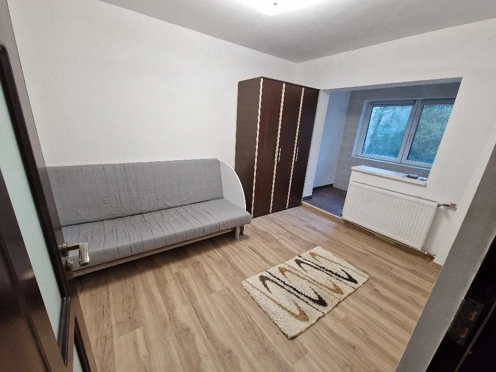 Apartament 3 camere Apusului de închiriat