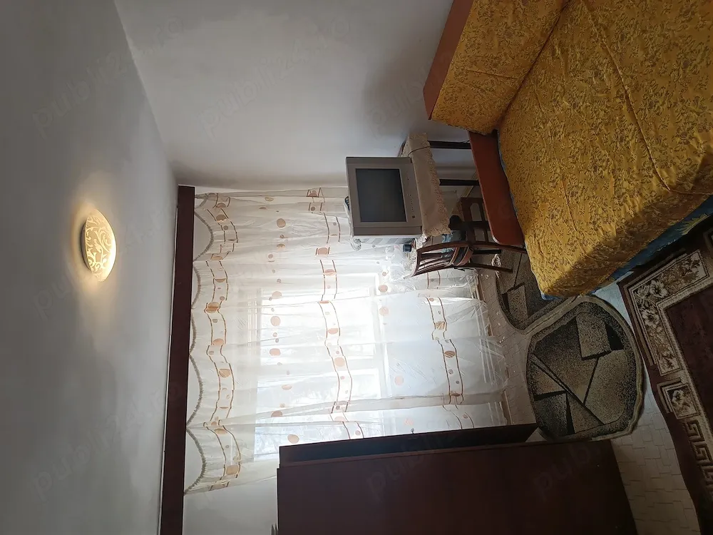 Caut coleg a apartament Camera închiriat Central Popa Șapcă, chirie - imagine 1