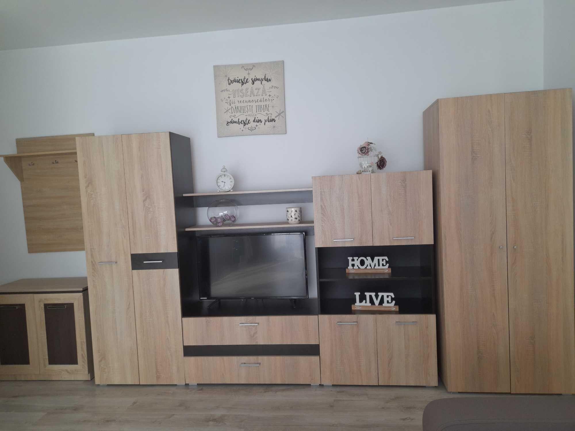 Persosna fizica  vand apartament in Floresti