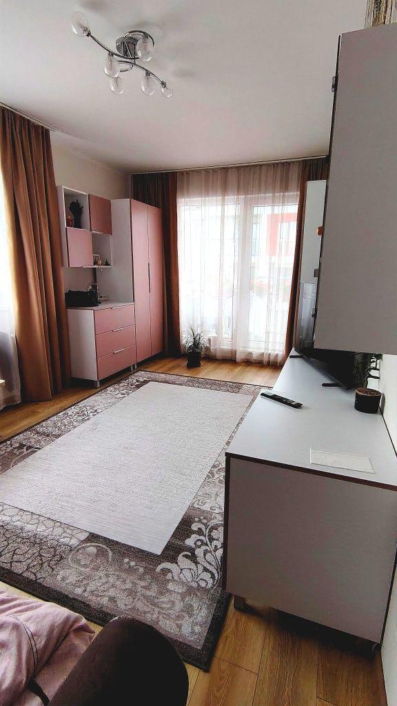 Vand apartament cu 2 camere Floresti