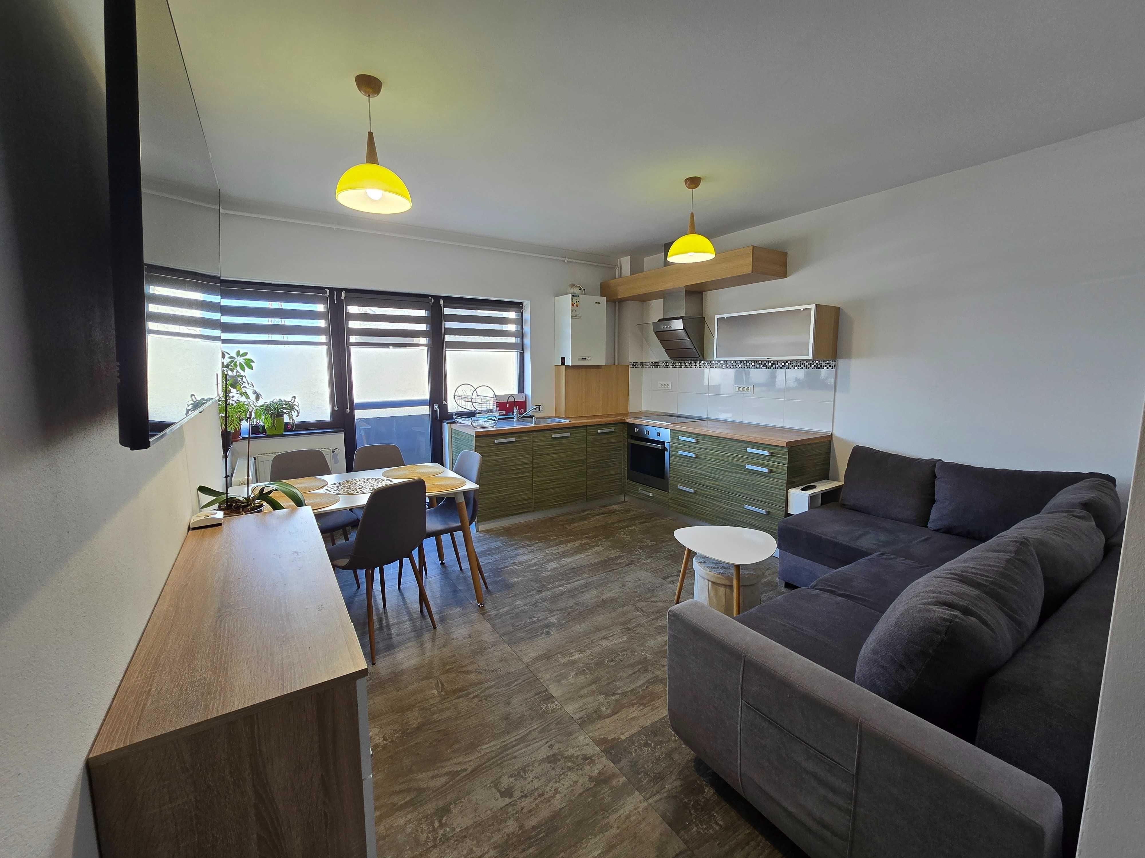 Apartament cu 3 camere, gradina, parcare privata