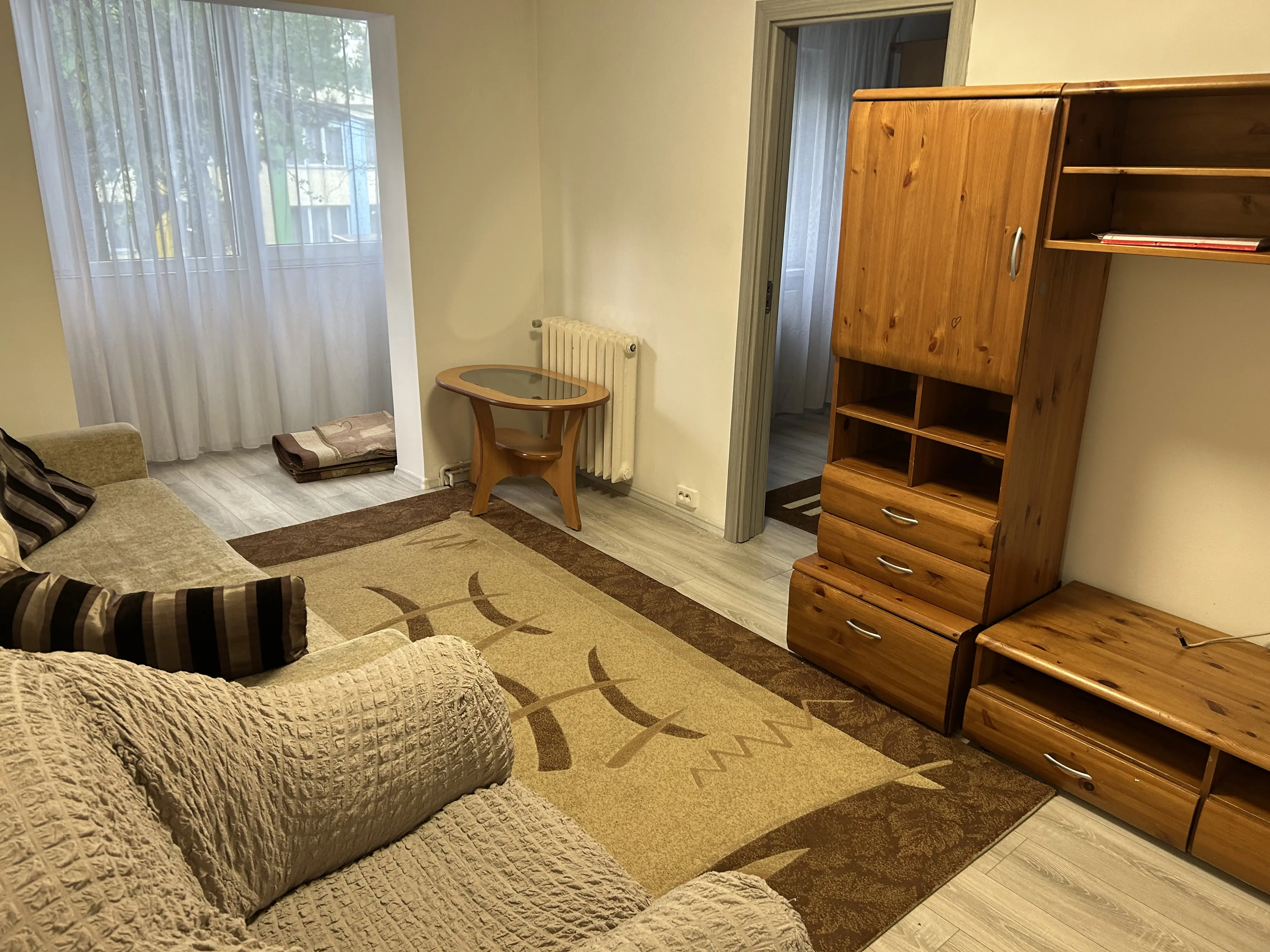 Închiriez apartament 2 camere