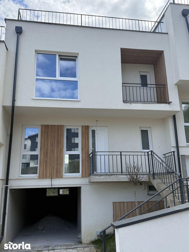 De Vânzare Duplex/Casă Înșiruită