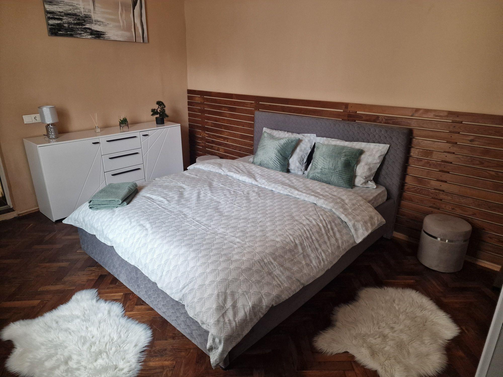 Dau in chirie Apartament 1 camera ,Zona Platinia