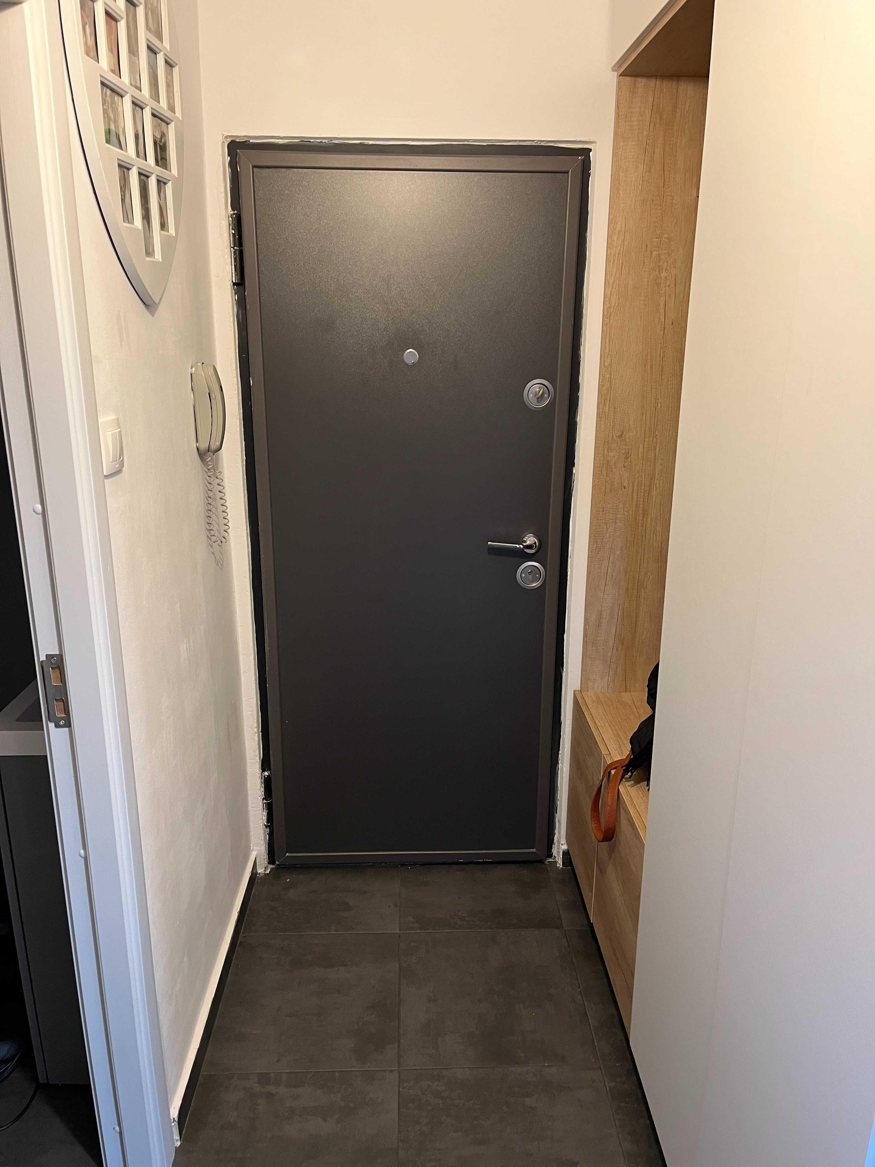 Apartament cu 3 camere, 2 băi, 66 mp + 4 mp balcon, decomandat, etaj 2/4 - imagine 1