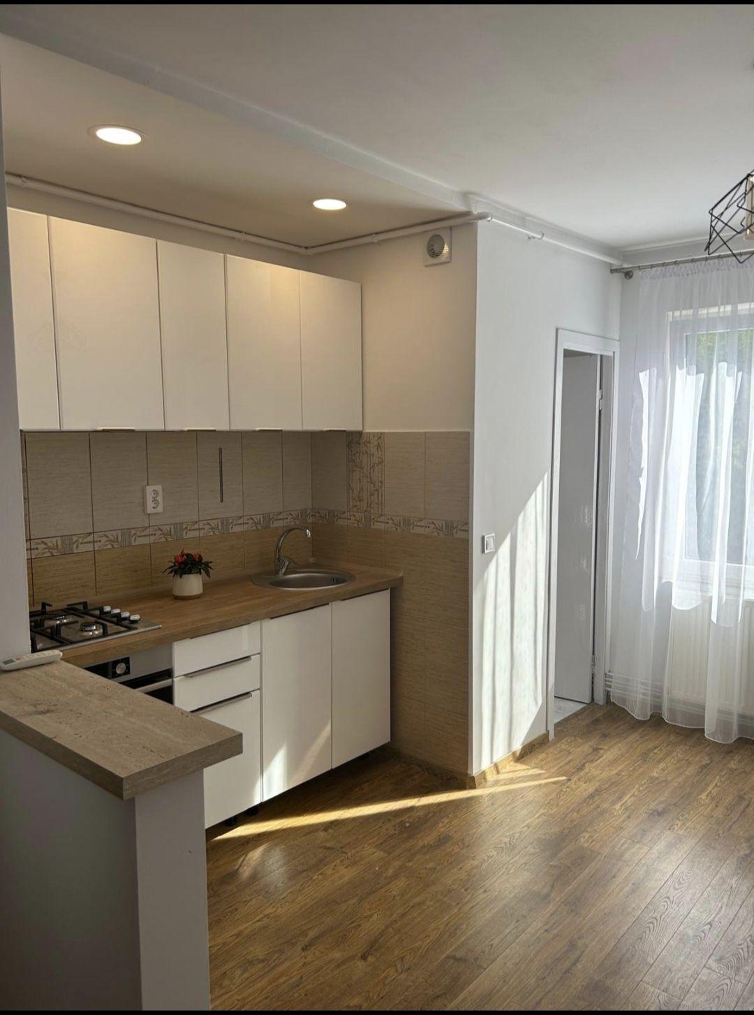 De închiriat >Apartament 2 camere zona Tudor