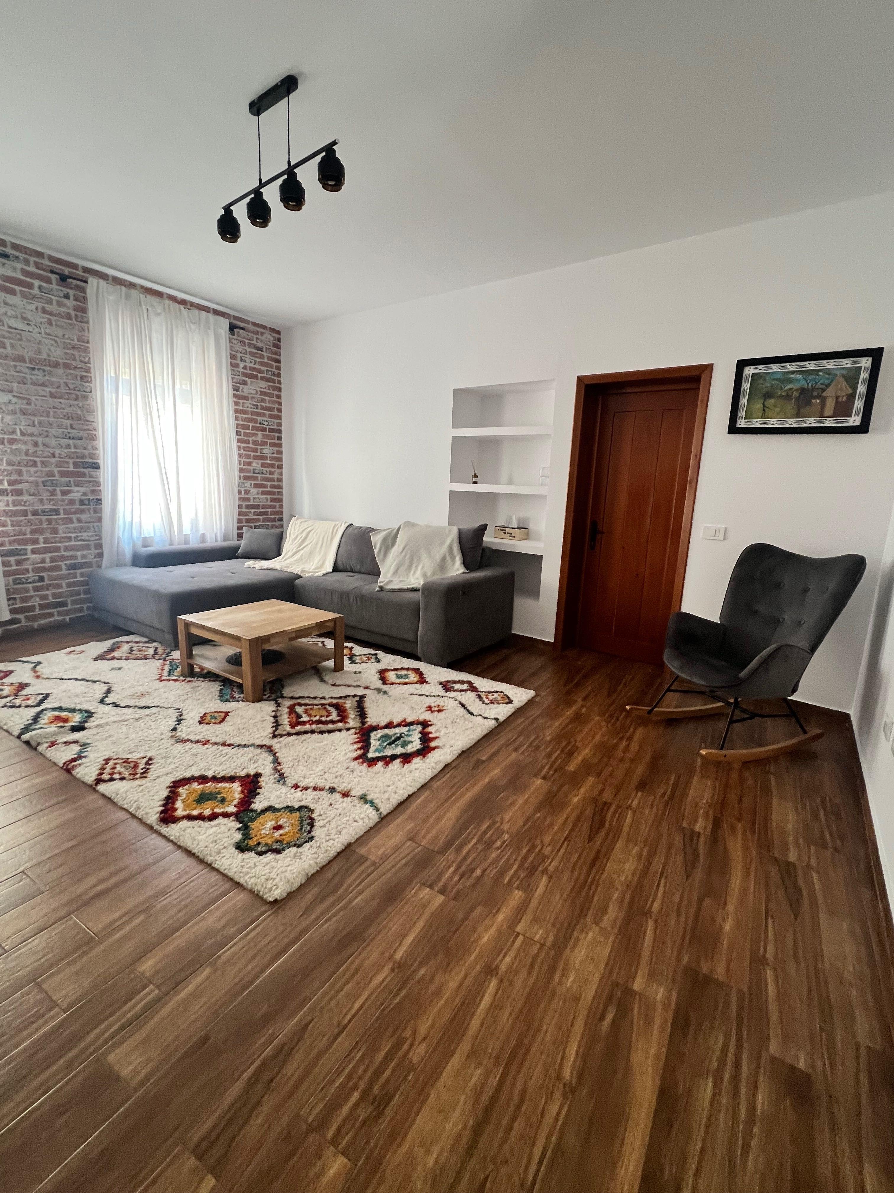 Apartament 2 camere cu terasă proprie – Central Brașov – De vânzare direct de la proprietar