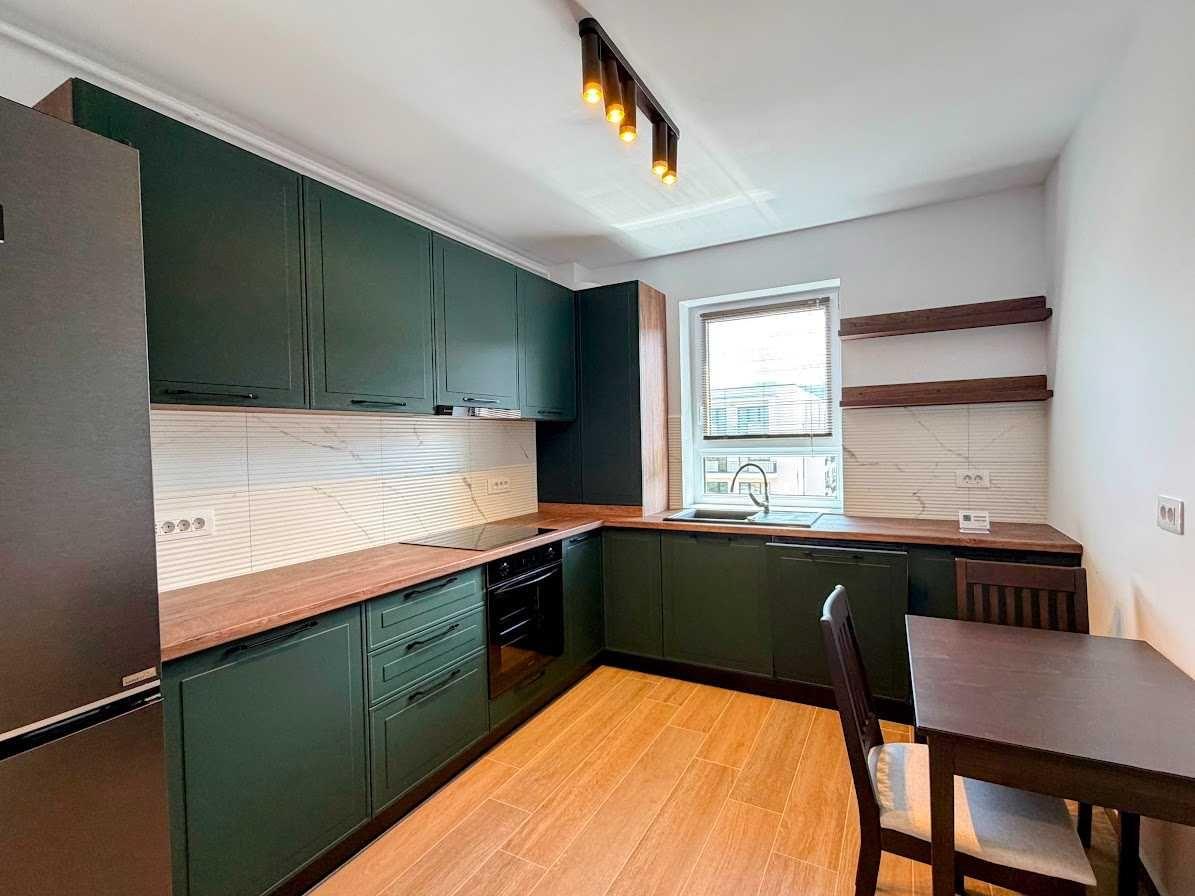 Apartament 3 camere cu loc de parcare subteran, de inchiriat