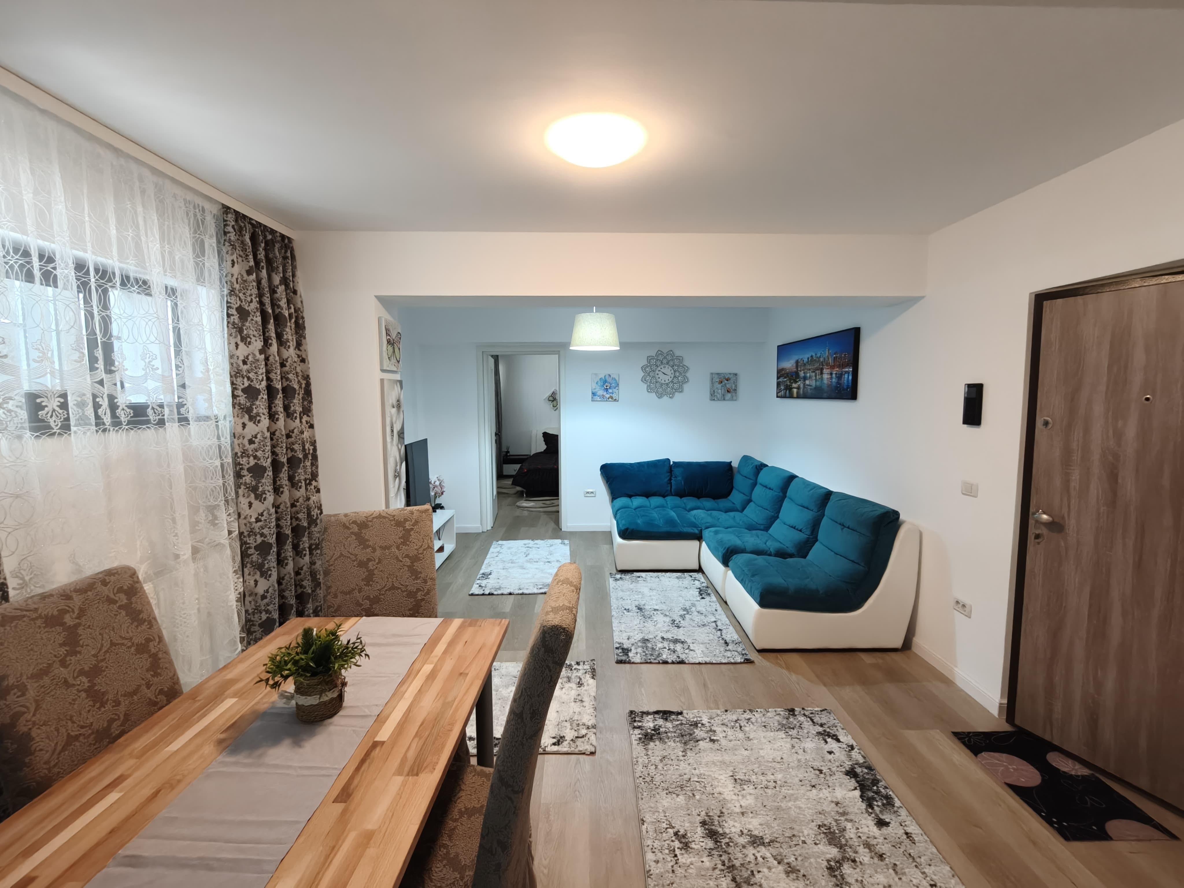 Ofer spre închiriere apartament 2 camere,60 mp,zona Compozitorilor