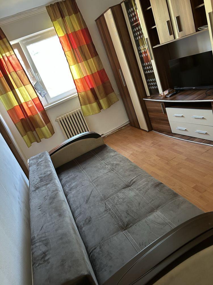 Inchiriez garsoniera Rogerius