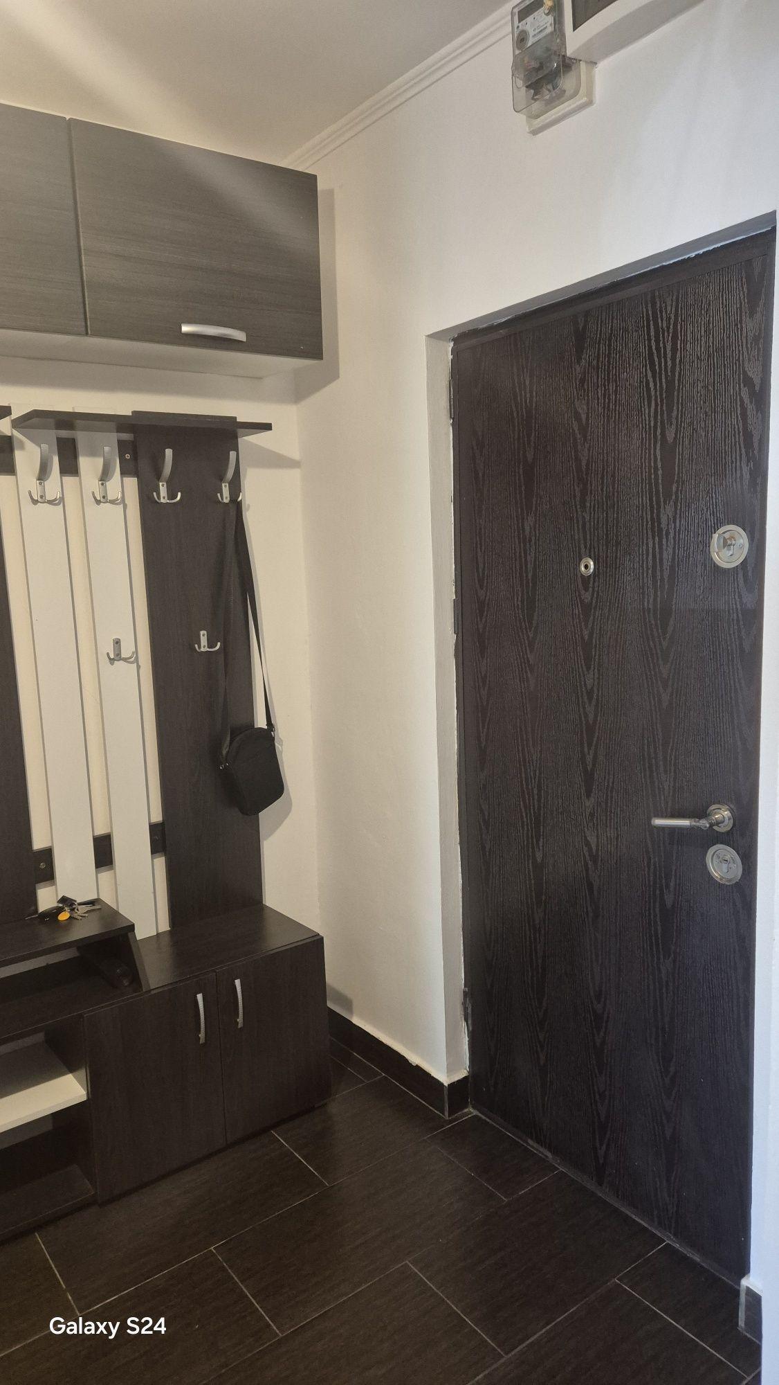 Garsoniera de închiriat