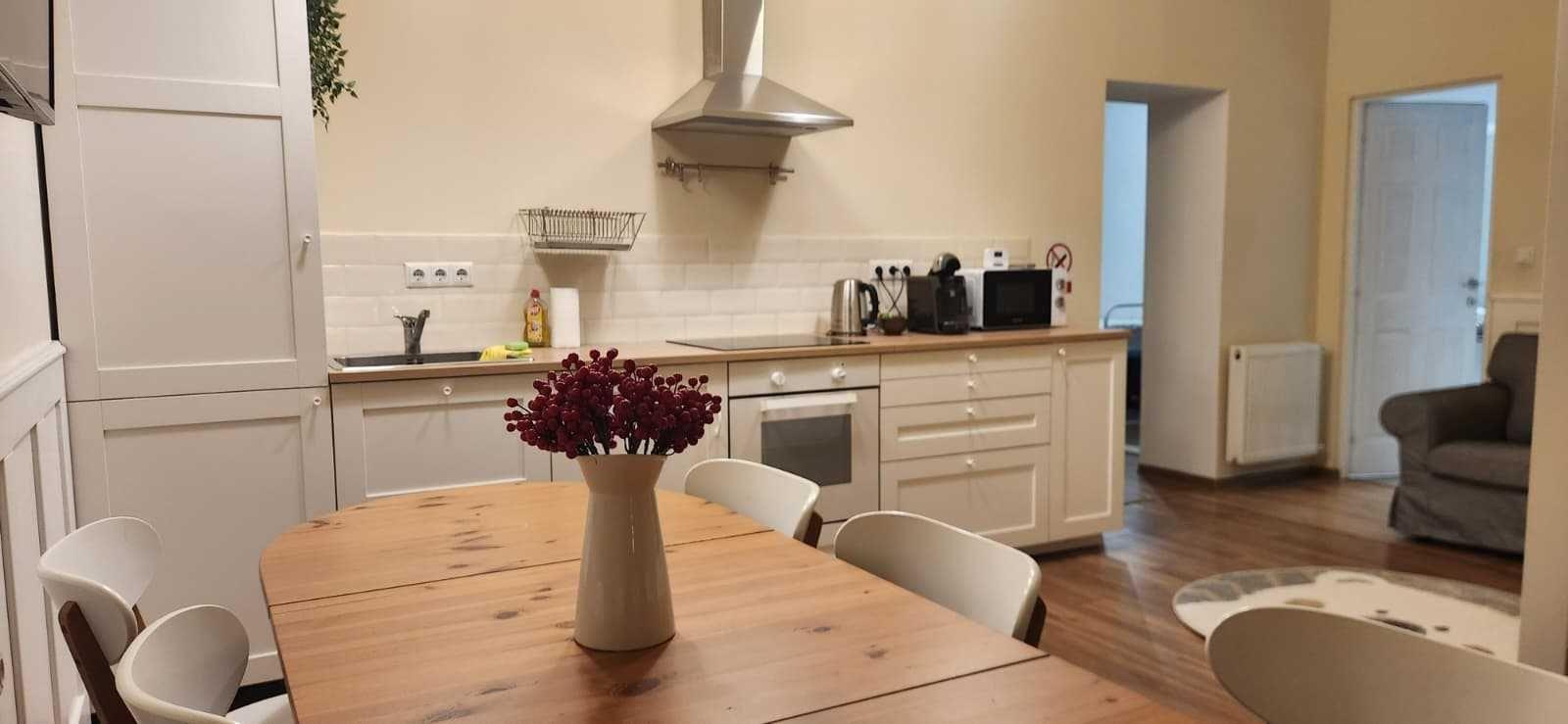 Proprietar, inchiriez apartament cu 3 camere. Ultracentral și Pet friendly!