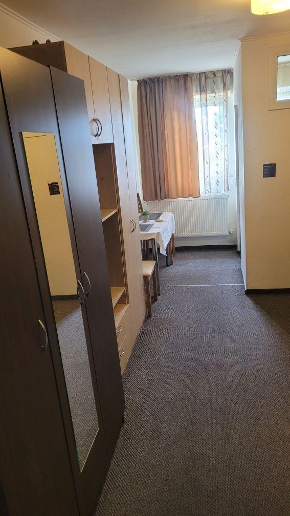 Garsoniera de închiriat