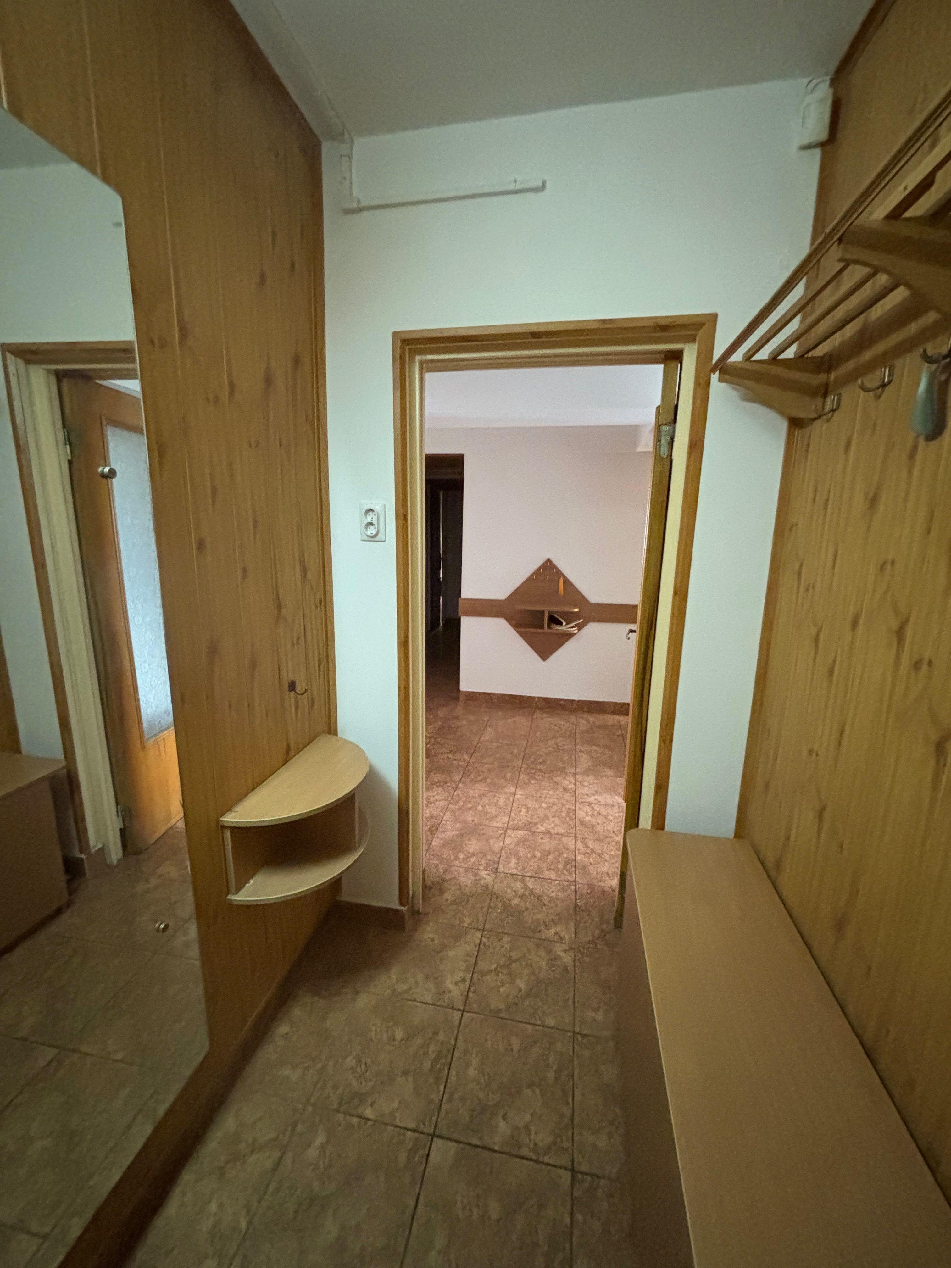Inchiriez apartament 4 camere - imagine 1