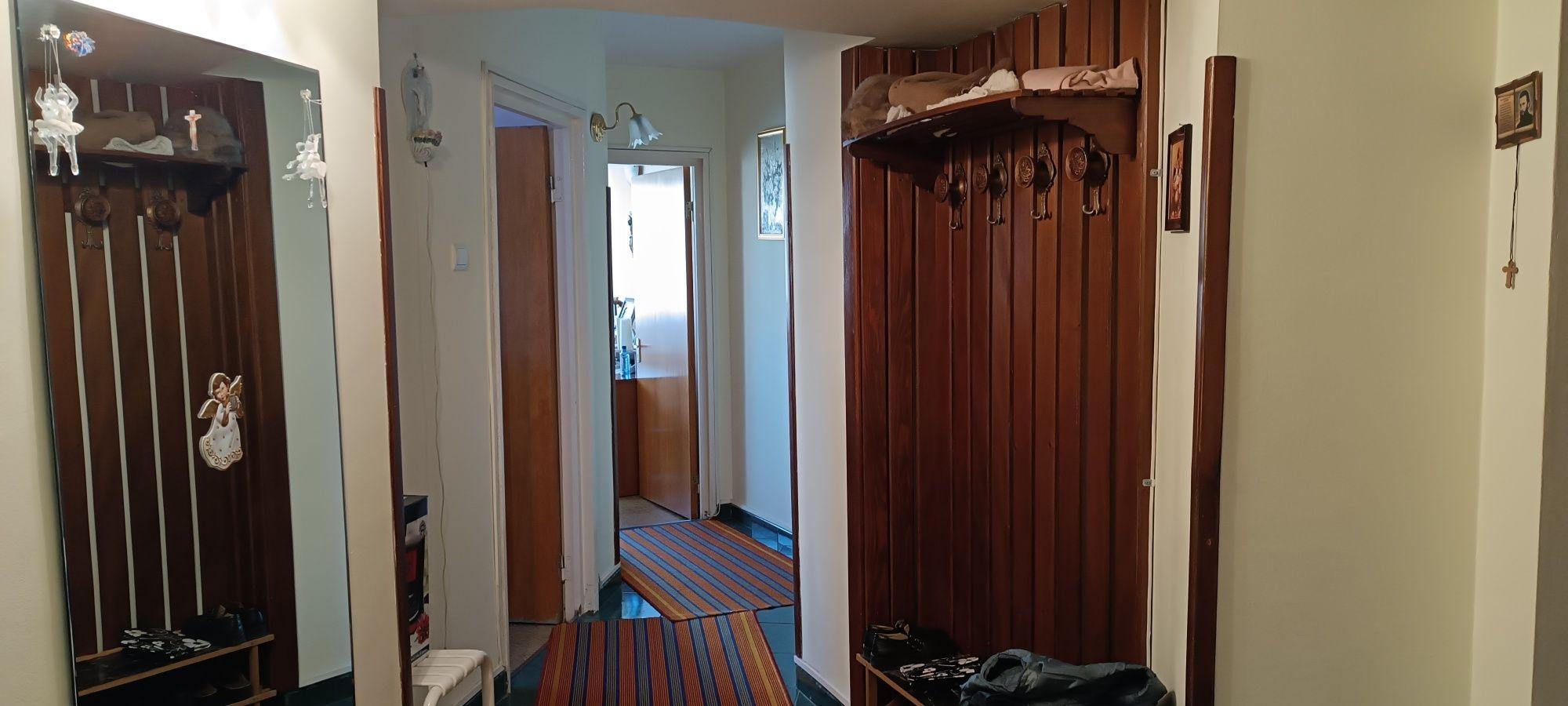 VAND APARTAMENT 4 CAMERE Pantelimon Mega mall - imagine 1