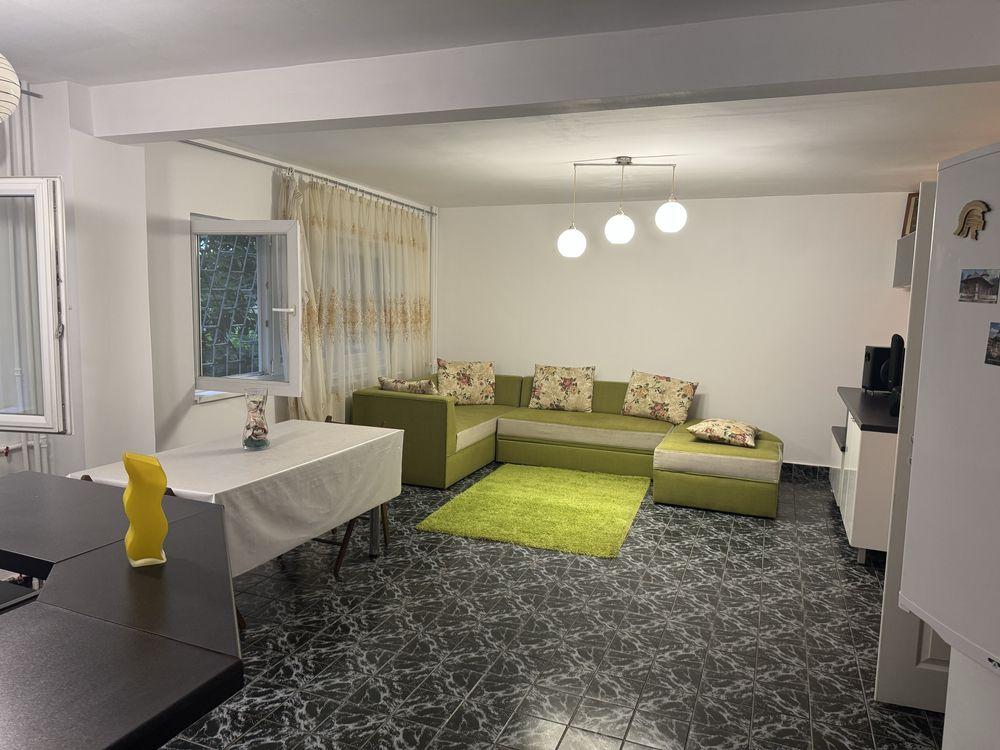 Inchiriez apartament 2 camere Decebal