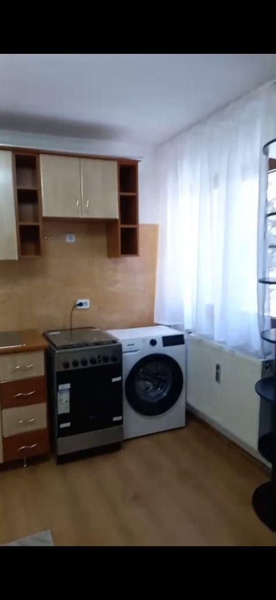 Închiriez apartament str 22 Decembrie-Radauti