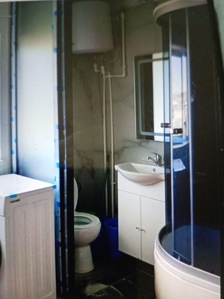 Închiriez camera camin