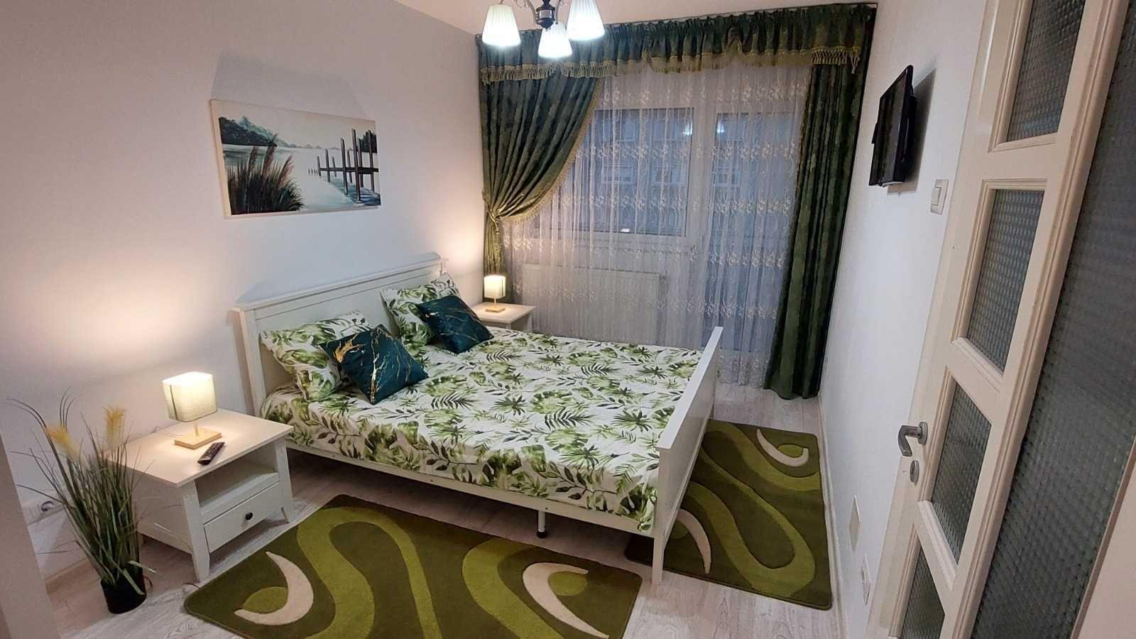 Fără comision! De închiriat apartament 2 camere decomandate ultracentral, Bacău (zona Prefectură) - imagine 1