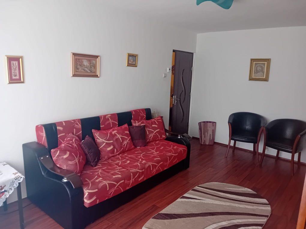 Închiriez ap. cu 2 camere decomandate - imagine 1