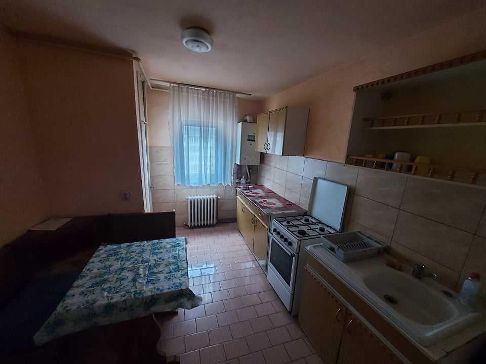Vând apartament 3 camere