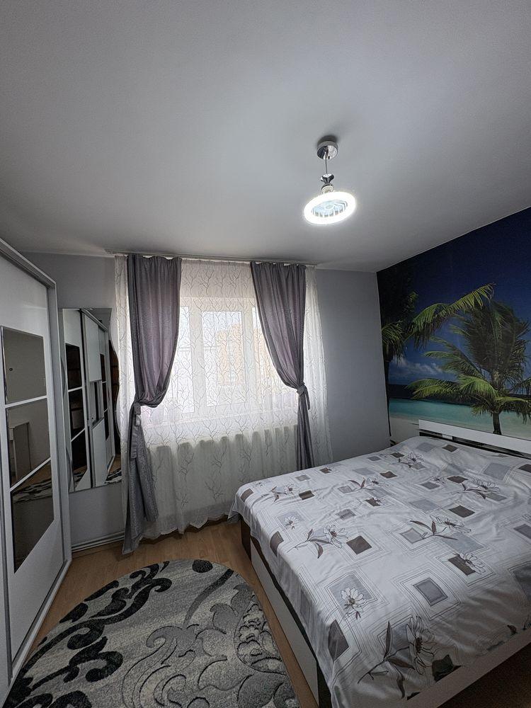 Vand apartament 2 camere - imagine 1