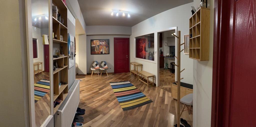 Apartament 4 - 5 camere - 2 ap. unite, TVA mic