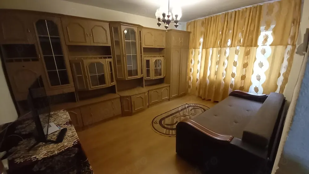 Închirieri apartament - imagine 1