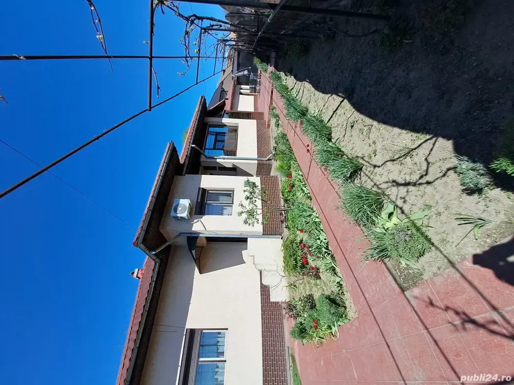 Casa de vanzare. in Tg jiu  pe str Unirii.