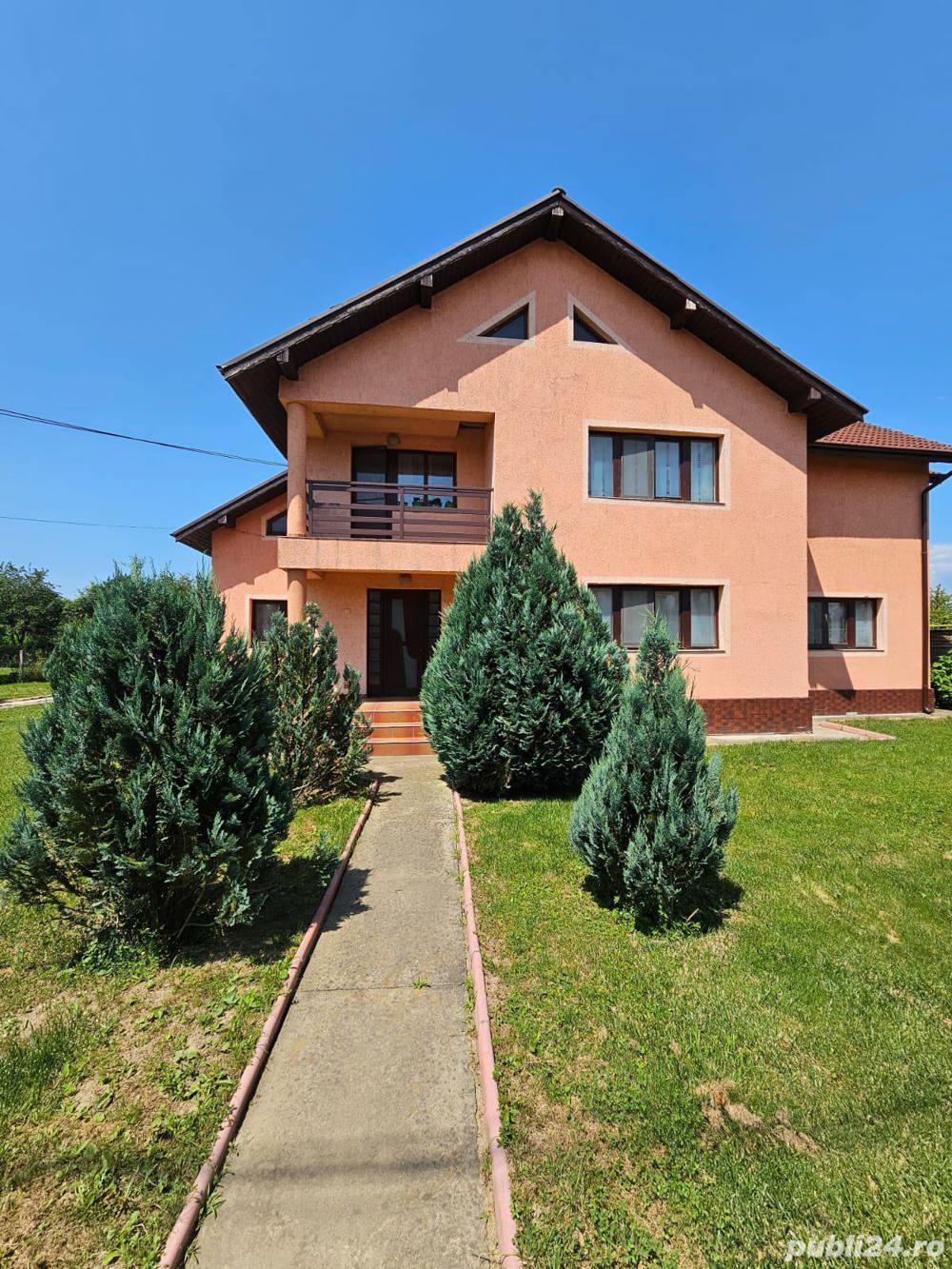 vila cu etaj - 4 camere, 2 bai