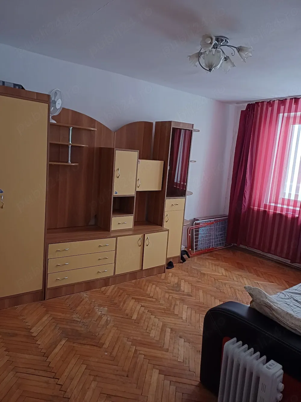 Vând apartament în zonă foarte bună - imagine 1