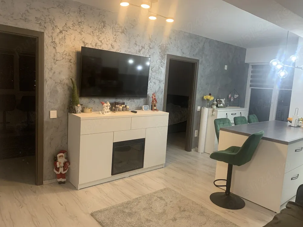 Apartament 3 camere de vanzare