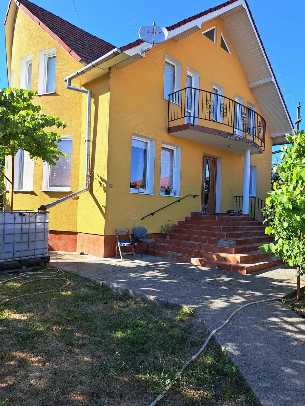 Casa-Vila ultrafinisata in regim D+P+E cu toate utilitatile pe 900 mp,teren