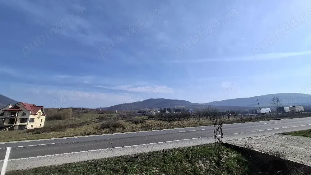 Teren intravilan zona Crainimat la stradă - imagine 1