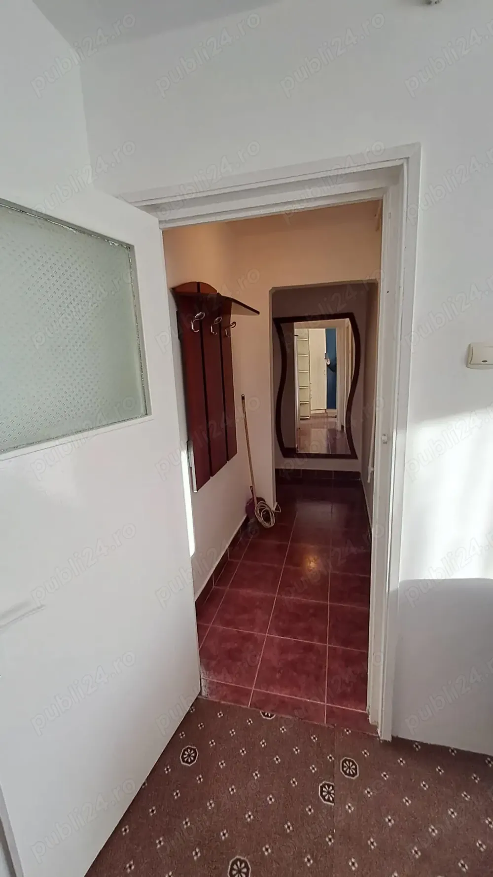 Vand garsonieră Dărmănești zona Troita,cu preluare chiriaș,o zona foarte liniștită. - imagine 1