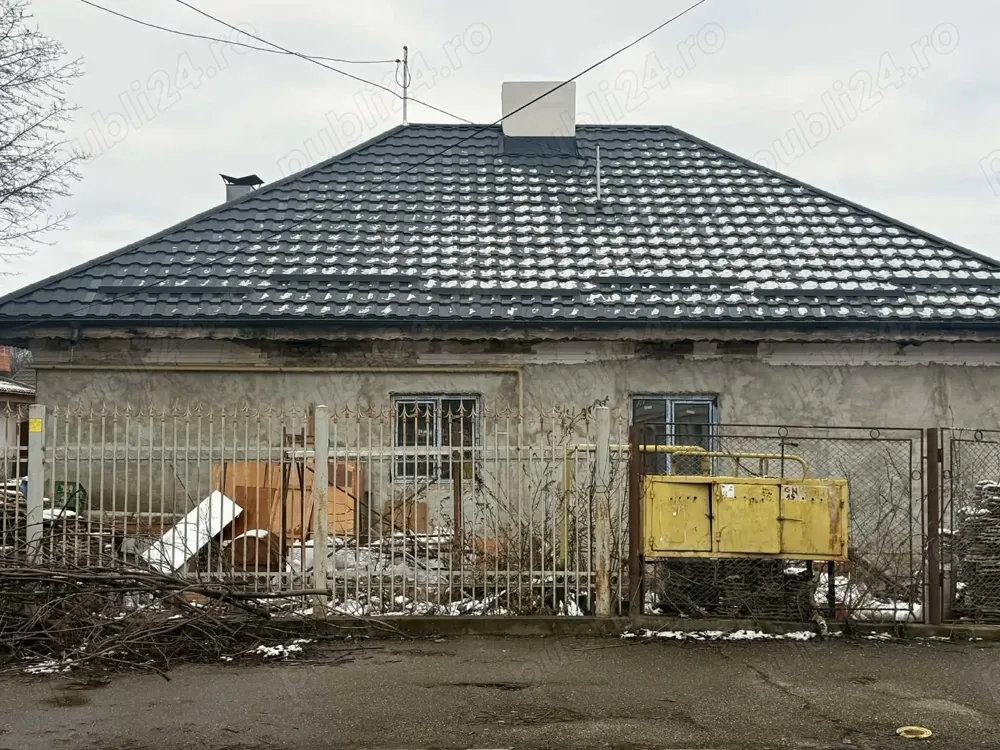 Vand Duplex (2 case in oglinda) Rezidential sau Comercial,130 mp utili+400 mp teren,Piatra Neamt