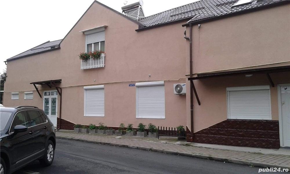 vânzare . Spatiu comercial și teren