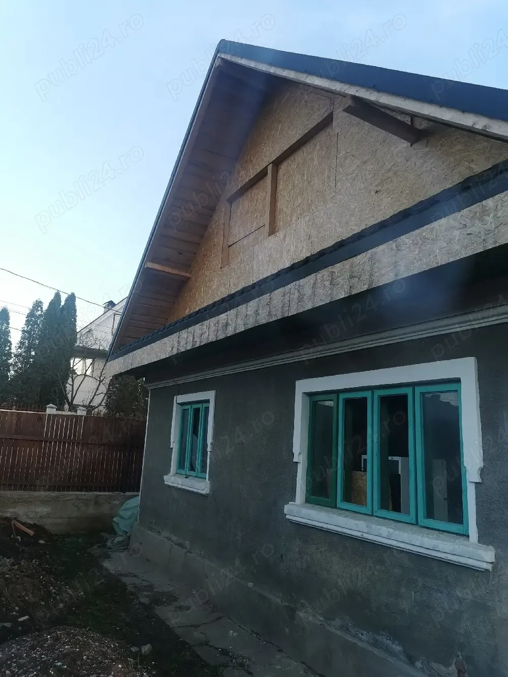 Vînd casă în oraș