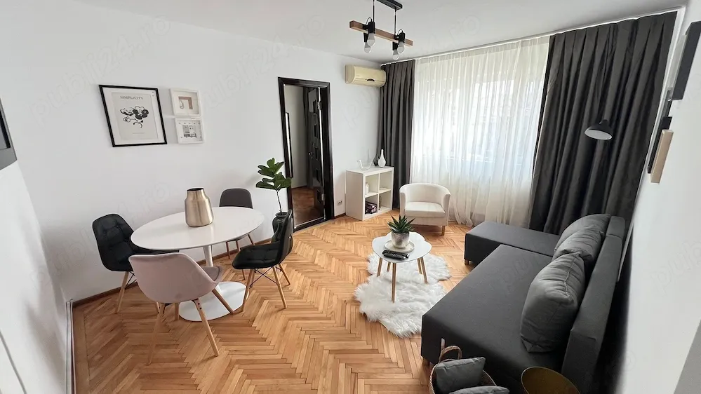 Închiriez apartament 3 camere - zona Mervil Piața 1 mai