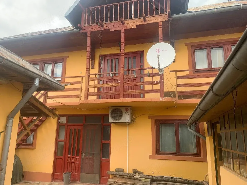 Casă de vânzare în Ghirdoveni.