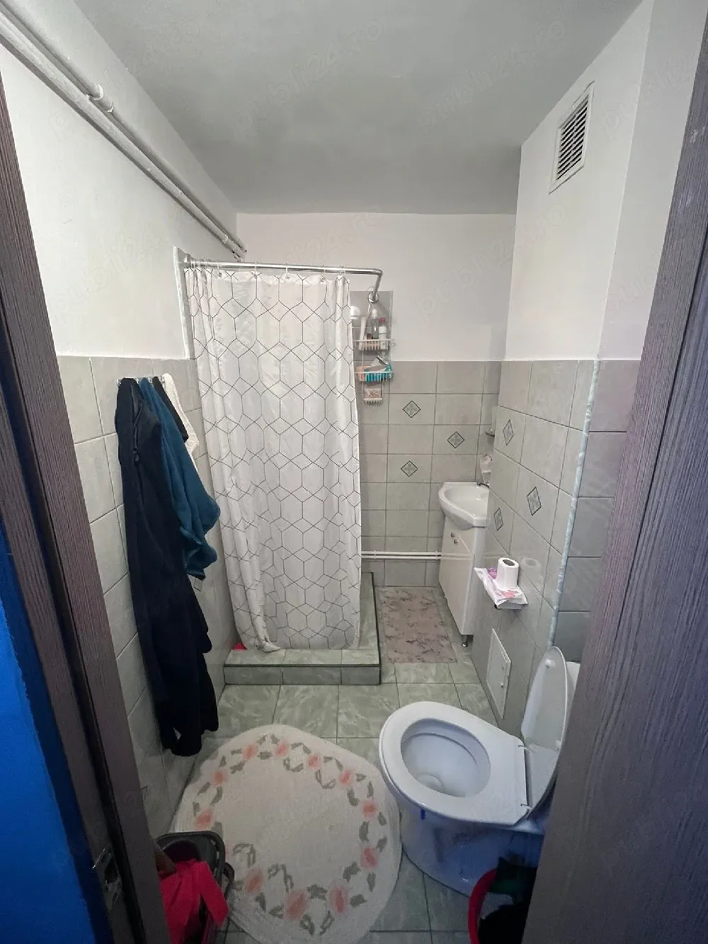 Închiriez garsonieră