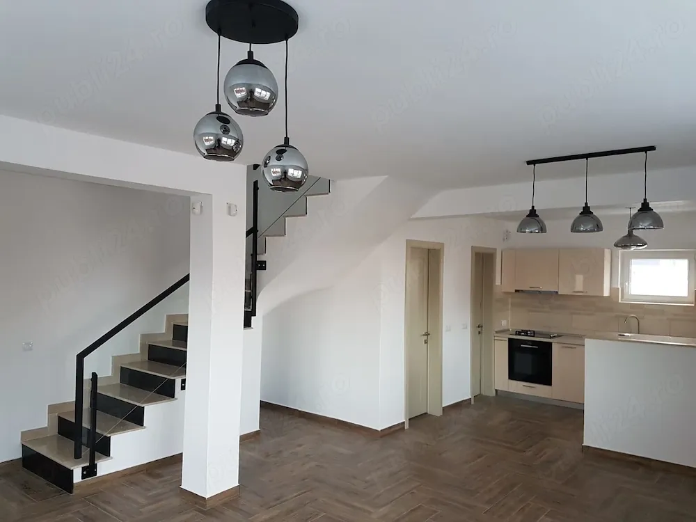 Închiriez casă tip duplex cartier Europa - imagine 1