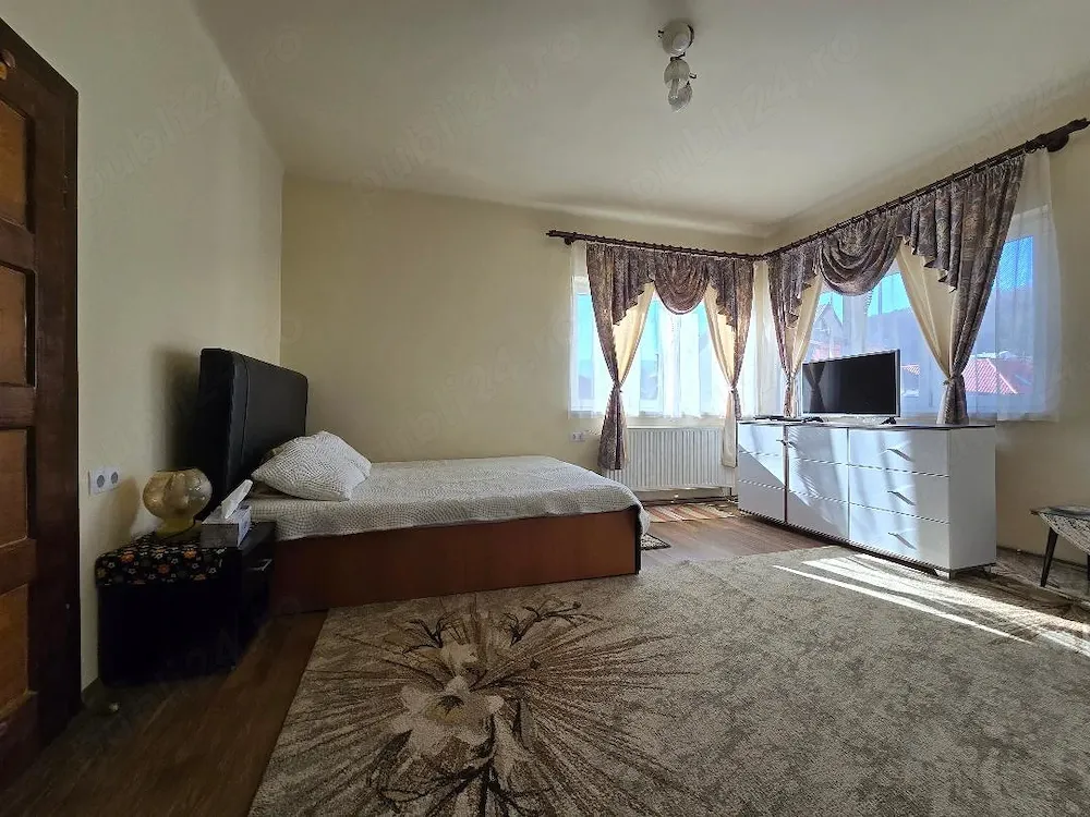 Inchiriez garsoniera suprafata mare la casa