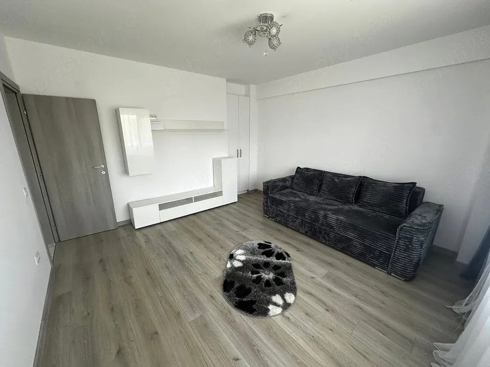 Inchiriez apartament