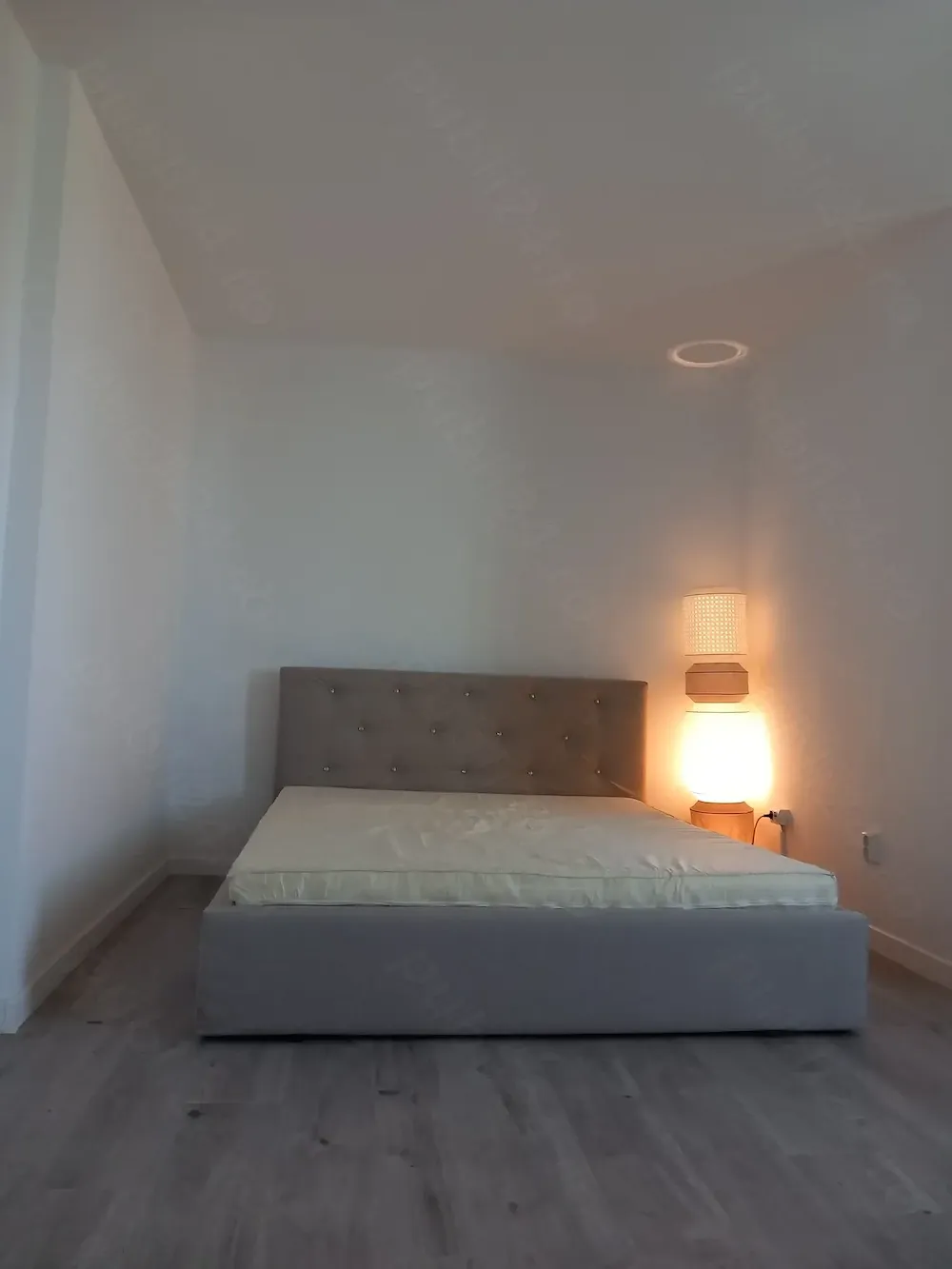 Garsoniera de închiriat Gara de nord