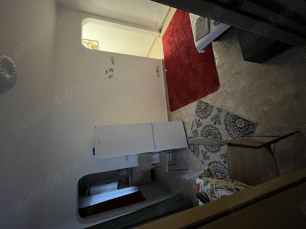Închiriez apartament