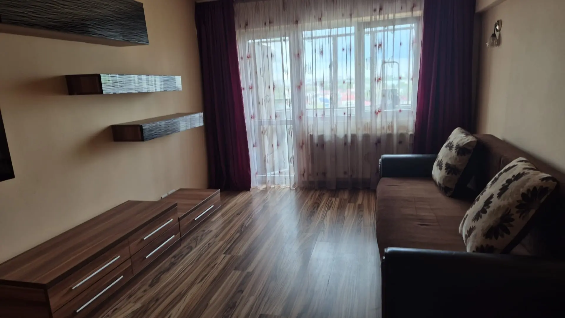 Apartament 3 camere - imagine 1